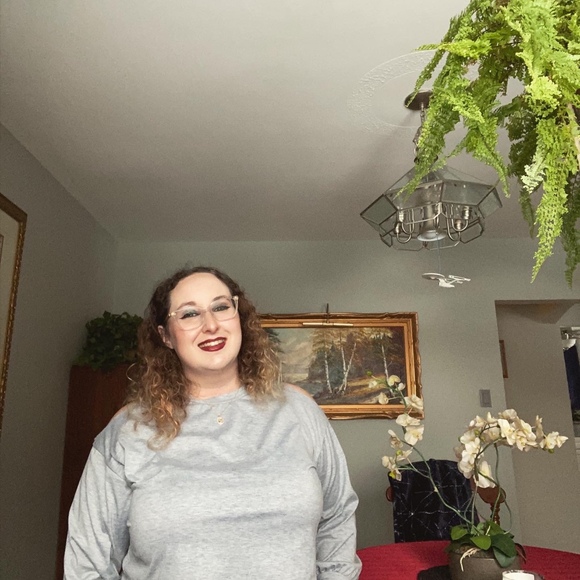 Meet your Posher, Allessandra - Picture 1 of 1